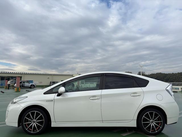 プリウス Ｓツーリングセレクション　社外１７インチＡＷ／Ｂｌｕｅｔｏｏｔｈ／ＴＶ／バックカメラ／フルフラットシート／フォグ／ＥＴＣ（18枚目）