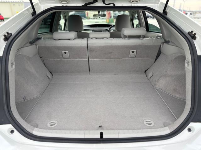 プリウス Ｓツーリングセレクション　社外１７インチＡＷ／Ｂｌｕｅｔｏｏｔｈ／ＴＶ／バックカメラ／フルフラットシート／フォグ／ＥＴＣ（74枚目）