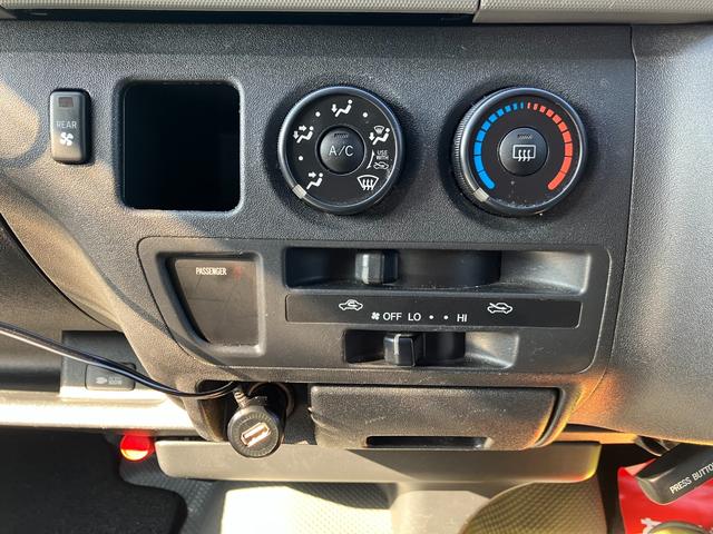 ハイエースバン DX 委託販売 キャンピング AC100V電源 組み立てベッド 令和5年14万キロ時タイミングベルト交換済み ナビ ETC ドライブレコーダー エアバック ABS パワーステアリング(17枚目)