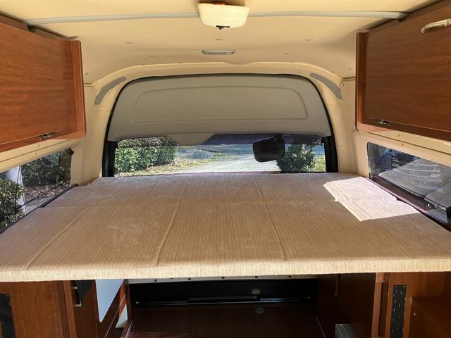 ハイエースバン DX 委託販売 キャンピング AC100V電源 組み立てベッド 令和5年14万キロ時タイミングベルト交換済み ナビ ETC ドライブレコーダー エアバック ABS パワーステアリング(47枚目)