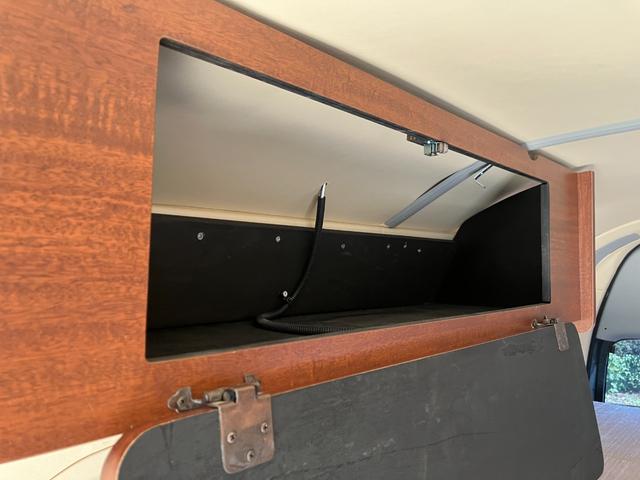 ハイエースバン DX 委託販売 キャンピング AC100V電源 組み立てベッド 令和5年14万キロ時タイミングベルト交換済み ナビ ETC ドライブレコーダー エアバック ABS パワーステアリング(53枚目)