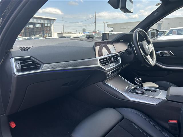 ３シリーズ ３２０ｄ　ｘＤｒｉｖｅツーリング　Ｍスポーツ　ハーフレザーシート・メモリ付きパワーシート☆パーキングアシストプラス☆コンフォートＰＫＧ・シートヒーター・オートマチックトランク☆アドバンスドアクティブセーフティＰＫＧ・（21枚目）