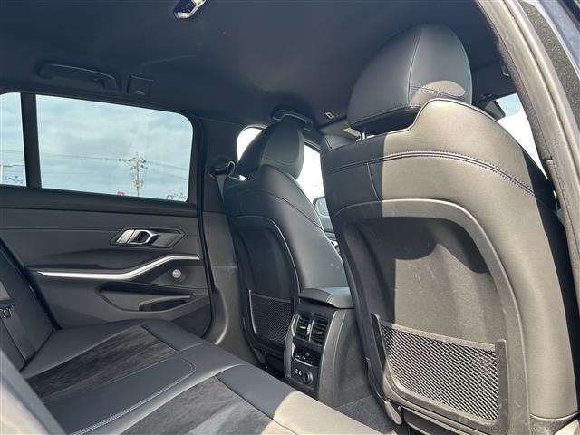 ３シリーズ ３２０ｄ　ｘＤｒｉｖｅツーリング　Ｍスポーツ　ハーフレザーシート・メモリ付きパワーシート☆パーキングアシストプラス☆コンフォートＰＫＧ・シートヒーター・オートマチックトランク☆アドバンスドアクティブセーフティＰＫＧ・（22枚目）