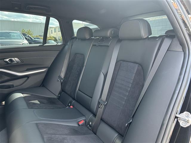 ３シリーズ ３２０ｄ　ｘＤｒｉｖｅツーリング　Ｍスポーツ　ハーフレザーシート・メモリ付きパワーシート☆パーキングアシストプラス☆コンフォートＰＫＧ・シートヒーター・オートマチックトランク☆アドバンスドアクティブセーフティＰＫＧ・（23枚目）