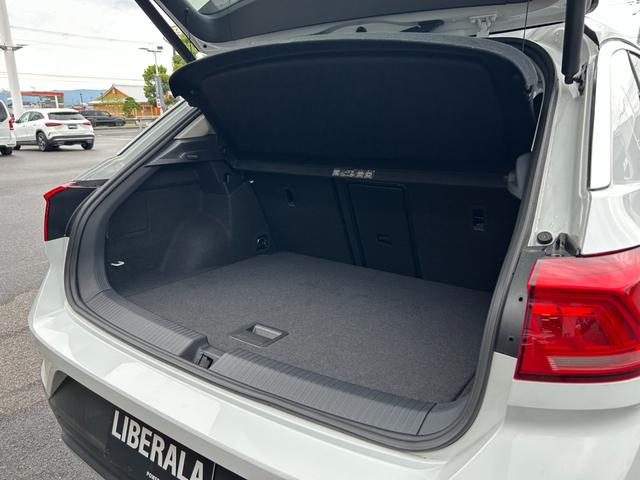 Ｔ－ロック ＴＤＩ　スタイルデザインパッケージ　純正ナビ／フルセグＴＶ／バックモニター／ＡｐｐｌｅＣａｒｐｌａｙ／ａｎｄｒｏｉｄ　ａｕｔｏ／アダプティブクルーズコントロール／デジタルメーター／スマートキー／プッシュスタート／ＬＥＤ（46枚目）