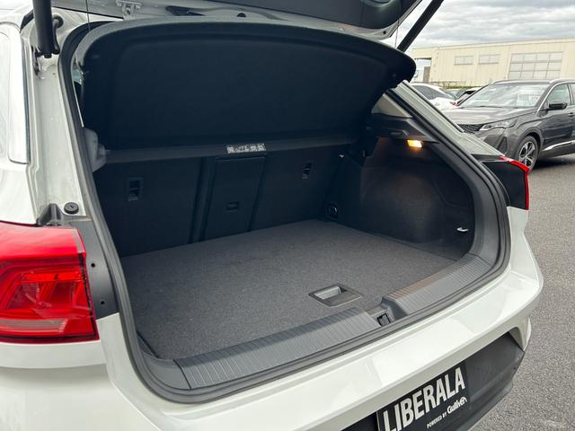 Ｔ－ロック ＴＤＩ　スタイルデザインパッケージ　純正ナビ／フルセグＴＶ／バックモニター／ＡｐｐｌｅＣａｒｐｌａｙ／ａｎｄｒｏｉｄ　ａｕｔｏ／アダプティブクルーズコントロール／デジタルメーター／スマートキー／プッシュスタート／ＬＥＤ（47枚目）
