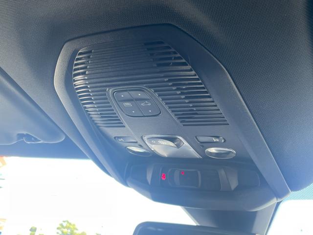 3008 GT ブルーHDi ブラックパック サンルーフ ファーストクラスPKG ハーフレザー パワーシート シートヒーター 純正ディスプレイオーディオ 360°カメラACC BSM LKA ワイヤレスチャージ アンビエントライト ETC(14枚目)