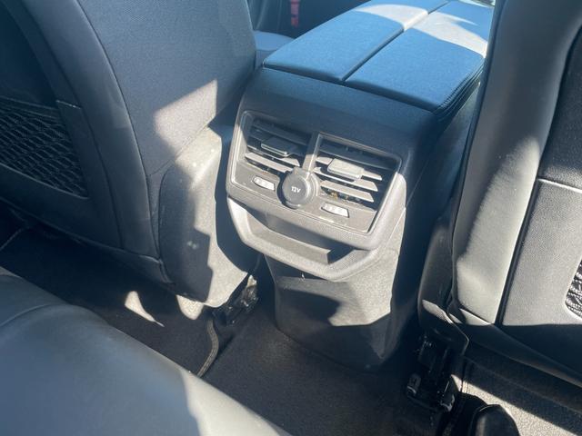 3008 GT ブルーHDi ブラックパック サンルーフ ファーストクラスPKG ハーフレザー パワーシート シートヒーター 純正ディスプレイオーディオ 360°カメラACC BSM LKA ワイヤレスチャージ アンビエントライト ETC(31枚目)