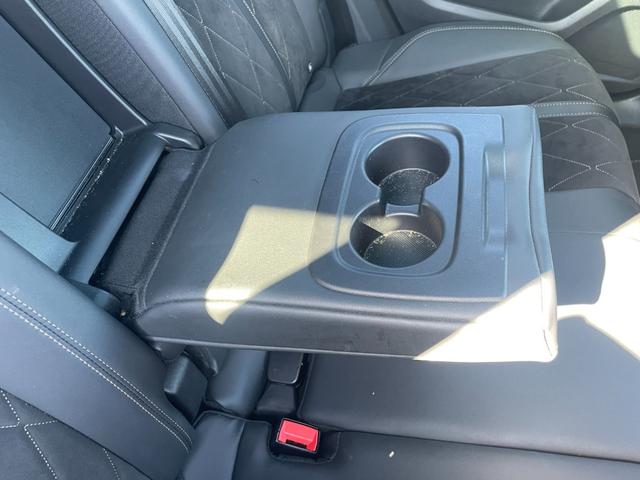 3008 GT ブルーHDi ブラックパック サンルーフ ファーストクラスPKG ハーフレザー パワーシート シートヒーター 純正ディスプレイオーディオ 360°カメラACC BSM LKA ワイヤレスチャージ アンビエントライト ETC(32枚目)