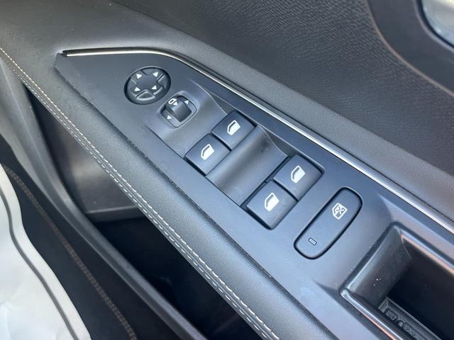 3008 GT ブルーHDi ブラックパック サンルーフ ファーストクラスPKG ハーフレザー パワーシート シートヒーター 純正ディスプレイオーディオ 360°カメラACC BSM LKA ワイヤレスチャージ アンビエントライト ETC(34枚目)