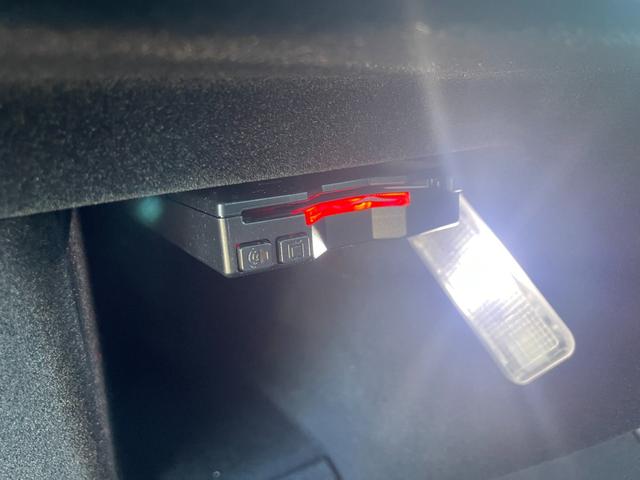 3008 GT ブルーHDi ブラックパック サンルーフ ファーストクラスPKG ハーフレザー パワーシート シートヒーター 純正ディスプレイオーディオ 360°カメラACC BSM LKA ワイヤレスチャージ アンビエントライト ETC(37枚目)