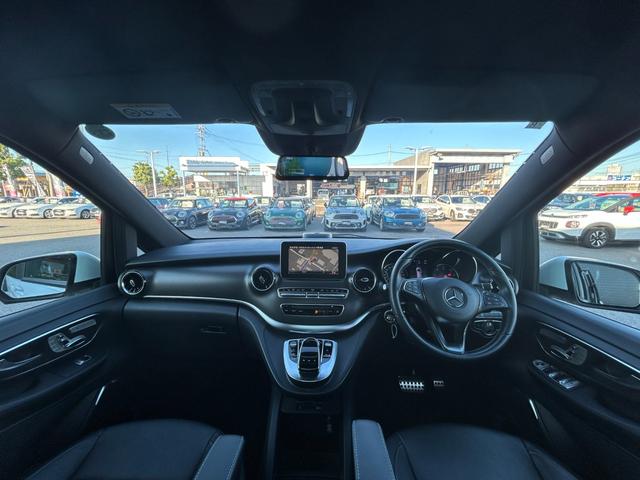 Ｖクラス Ｖ２２０ｄ　アバンギャルド　ロング　ＡＭＧライン　パノラマスライディングルーフ／純正メモリナビ／【フルセグＴＶ／ＢＴ】／リアエンターテイメントシステム／３６０°カメラ／ＥＴＣ２．０／前後ドライブレコーダー／Ｂｕｒｍｅｓｔｅｒサウンドシステム（10枚目）