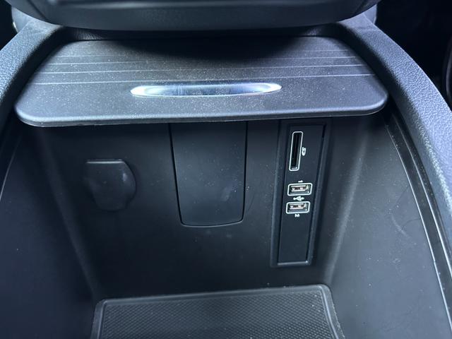 Ｖクラス Ｖ２２０ｄ　アバンギャルド　ロング　ＡＭＧライン　パノラマスライディングルーフ／純正メモリナビ／【フルセグＴＶ／ＢＴ】／リアエンターテイメントシステム／３６０°カメラ／ＥＴＣ２．０／前後ドライブレコーダー／Ｂｕｒｍｅｓｔｅｒサウンドシステム（29枚目）