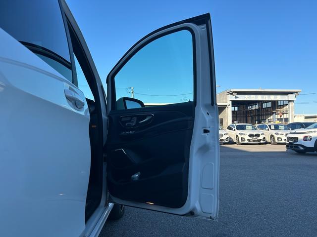 Ｖクラス Ｖ２２０ｄ　アバンギャルド　ロング　ＡＭＧライン　パノラマスライディングルーフ／純正メモリナビ／【フルセグＴＶ／ＢＴ】／リアエンターテイメントシステム／３６０°カメラ／ＥＴＣ２．０／前後ドライブレコーダー／Ｂｕｒｍｅｓｔｅｒサウンドシステム（53枚目）