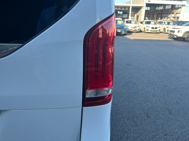 Ｖクラス Ｖ２２０ｄ　アバンギャルド　ロング　ＡＭＧライン　パノラマスライディングルーフ／純正メモリナビ／【フルセグＴＶ／ＢＴ】／リアエンターテイメントシステム／３６０°カメラ／ＥＴＣ２．０／前後ドライブレコーダー／Ｂｕｒｍｅｓｔｅｒサウンドシステム（55枚目）