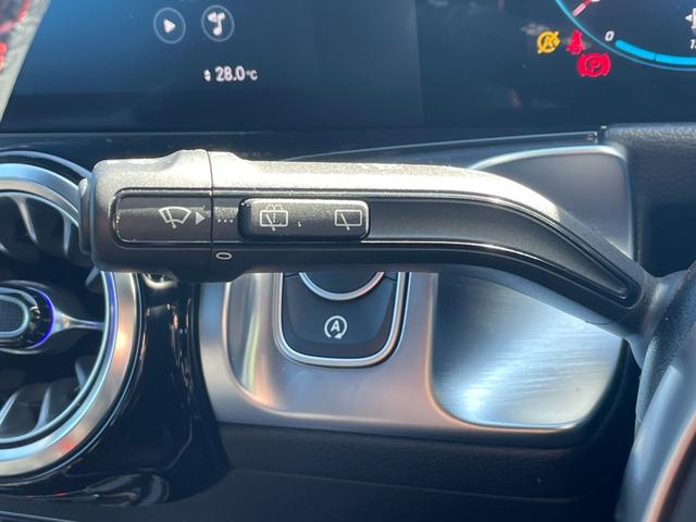 GLB GLB200d 4マチック AMGライン サンルーフ AMGライン ハーフレザー メモリ付きパワーシート レーダーセーフティPKG ACC BSM 360°カメラ アンビエントライト 純正ナビ BT/DTV/CarPlay ワイヤレスチャージ(11枚目)