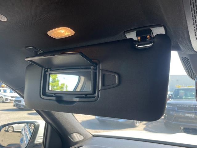 GLB GLB200d 4マチック AMGライン サンルーフ AMGライン ハーフレザー メモリ付きパワーシート レーダーセーフティPKG ACC BSM 360°カメラ アンビエントライト 純正ナビ BT/DTV/CarPlay ワイヤレスチャージ(17枚目)