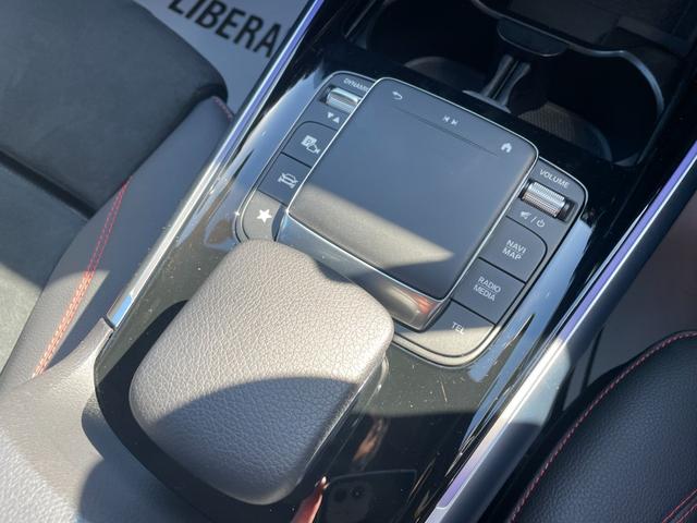 GLB GLB200d 4マチック AMGライン サンルーフ AMGライン ハーフレザー メモリ付きパワーシート レーダーセーフティPKG ACC BSM 360°カメラ アンビエントライト 純正ナビ BT/DTV/CarPlay ワイヤレスチャージ(27枚目)