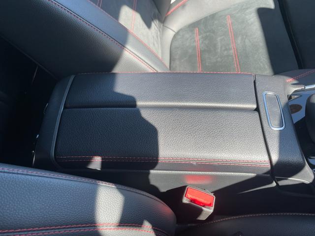 GLB GLB200d 4マチック AMGライン サンルーフ AMGライン ハーフレザー メモリ付きパワーシート レーダーセーフティPKG ACC BSM 360°カメラ アンビエントライト 純正ナビ BT/DTV/CarPlay ワイヤレスチャージ(28枚目)