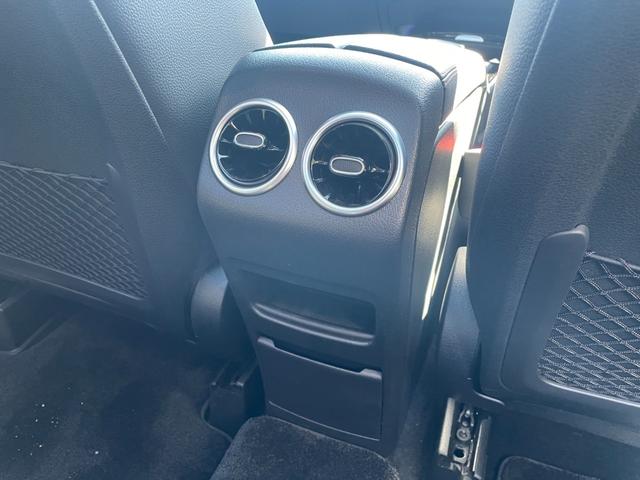 GLB GLB200d 4マチック AMGライン サンルーフ AMGライン ハーフレザー メモリ付きパワーシート レーダーセーフティPKG ACC BSM 360°カメラ アンビエントライト 純正ナビ BT/DTV/CarPlay ワイヤレスチャージ(30枚目)