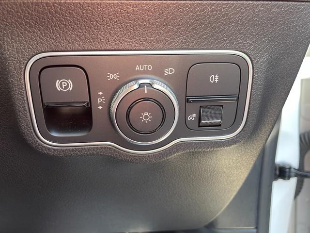 GLB GLB200d 4マチック AMGライン サンルーフ AMGライン ハーフレザー メモリ付きパワーシート レーダーセーフティPKG ACC BSM 360°カメラ アンビエントライト 純正ナビ BT/DTV/CarPlay ワイヤレスチャージ(32枚目)