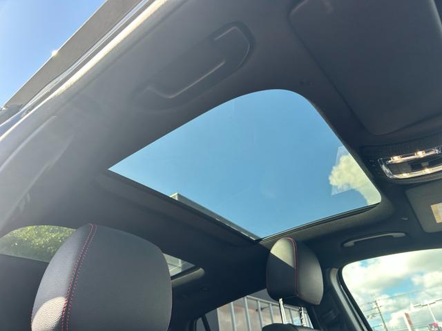 ＧＬＡクラス ＧＬＡ２００ｄ　４マチック　ＡＭＧライン　ワンオーナー／パノラマスライディングルーフ／ナビゲーションパッケージ／レーダーセーフティパッケージ／純正ナビ／地デジ／Ｂｌｕｅｔｏｏｔｈ／ワイヤレス充電／全方位カメラ／黒半革／パワーシート（5枚目）