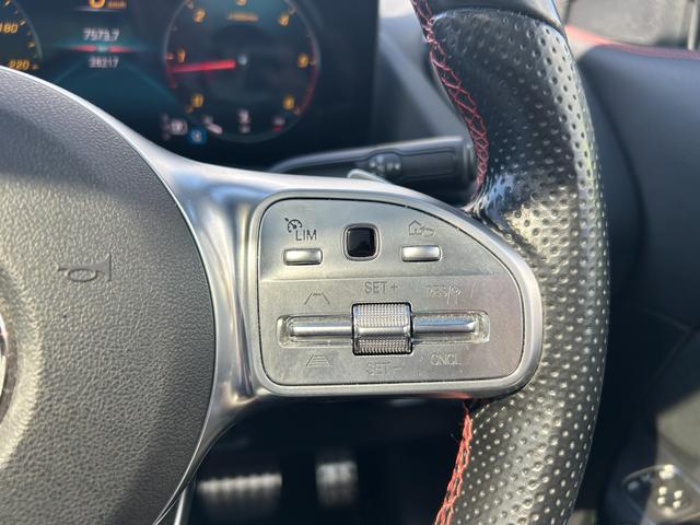 ＧＬＡクラス ＧＬＡ２００ｄ　４マチック　ＡＭＧライン　ワンオーナー／パノラマスライディングルーフ／ナビゲーションパッケージ／レーダーセーフティパッケージ／純正ナビ／地デジ／Ｂｌｕｅｔｏｏｔｈ／ワイヤレス充電／全方位カメラ／黒半革／パワーシート（10枚目）