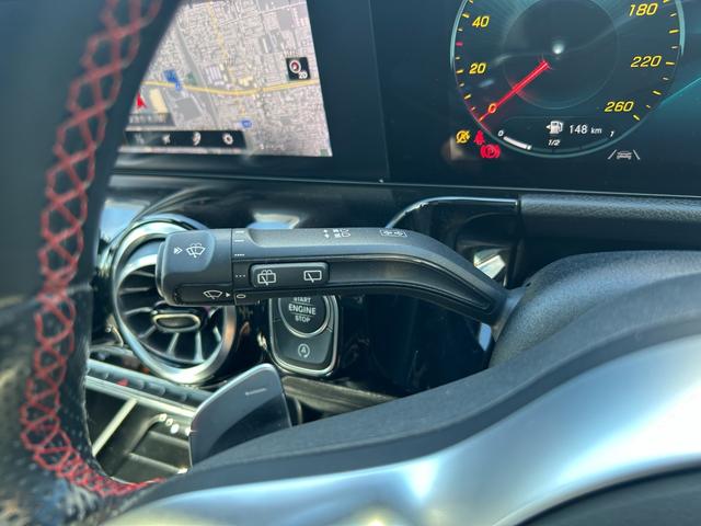 ＧＬＡクラス ＧＬＡ２００ｄ　４マチック　ＡＭＧライン　ワンオーナー／パノラマスライディングルーフ／ナビゲーションパッケージ／レーダーセーフティパッケージ／純正ナビ／地デジ／Ｂｌｕｅｔｏｏｔｈ／ワイヤレス充電／全方位カメラ／黒半革／パワーシート（11枚目）