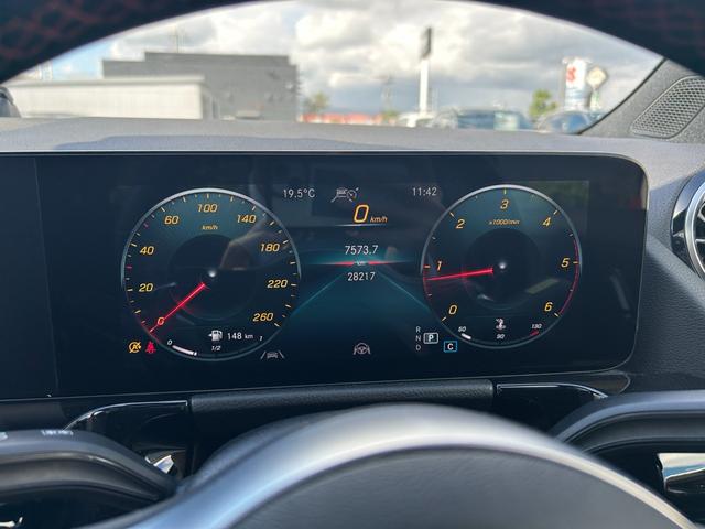 ＧＬＡクラス ＧＬＡ２００ｄ　４マチック　ＡＭＧライン　ワンオーナー／パノラマスライディングルーフ／ナビゲーションパッケージ／レーダーセーフティパッケージ／純正ナビ／地デジ／Ｂｌｕｅｔｏｏｔｈ／ワイヤレス充電／全方位カメラ／黒半革／パワーシート（13枚目）