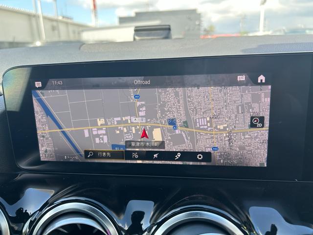 ＧＬＡクラス ＧＬＡ２００ｄ　４マチック　ＡＭＧライン　ワンオーナー／パノラマスライディングルーフ／ナビゲーションパッケージ／レーダーセーフティパッケージ／純正ナビ／地デジ／Ｂｌｕｅｔｏｏｔｈ／ワイヤレス充電／全方位カメラ／黒半革／パワーシート（14枚目）