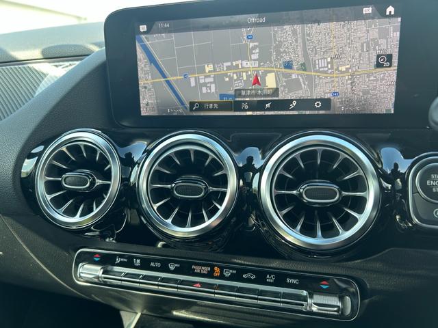 ＧＬＡクラス ＧＬＡ２００ｄ　４マチック　ＡＭＧライン　ワンオーナー／パノラマスライディングルーフ／ナビゲーションパッケージ／レーダーセーフティパッケージ／純正ナビ／地デジ／Ｂｌｕｅｔｏｏｔｈ／ワイヤレス充電／全方位カメラ／黒半革／パワーシート（19枚目）