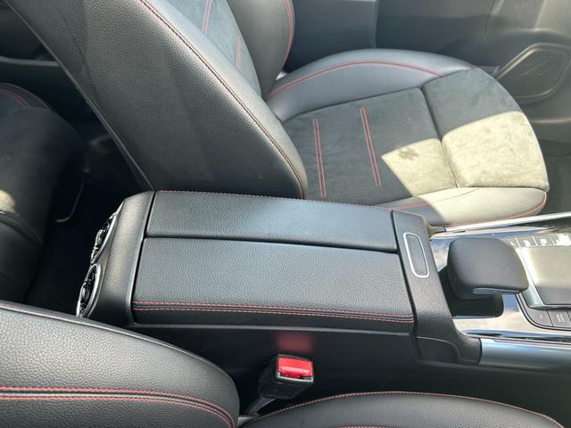 ＧＬＡクラス ＧＬＡ２００ｄ　４マチック　ＡＭＧライン　ワンオーナー／パノラマスライディングルーフ／ナビゲーションパッケージ／レーダーセーフティパッケージ／純正ナビ／地デジ／Ｂｌｕｅｔｏｏｔｈ／ワイヤレス充電／全方位カメラ／黒半革／パワーシート（22枚目）