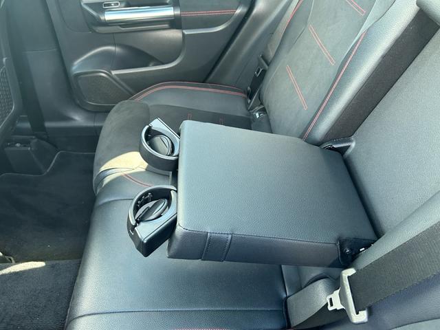 ＧＬＡクラス ＧＬＡ２００ｄ　４マチック　ＡＭＧライン　ワンオーナー／パノラマスライディングルーフ／ナビゲーションパッケージ／レーダーセーフティパッケージ／純正ナビ／地デジ／Ｂｌｕｅｔｏｏｔｈ／ワイヤレス充電／全方位カメラ／黒半革／パワーシート（25枚目）