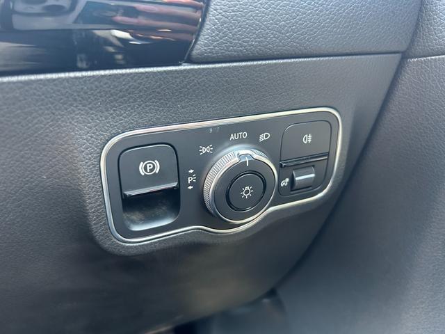 ＧＬＡクラス ＧＬＡ２００ｄ　４マチック　ＡＭＧライン　ワンオーナー／パノラマスライディングルーフ／ナビゲーションパッケージ／レーダーセーフティパッケージ／純正ナビ／地デジ／Ｂｌｕｅｔｏｏｔｈ／ワイヤレス充電／全方位カメラ／黒半革／パワーシート（35枚目）