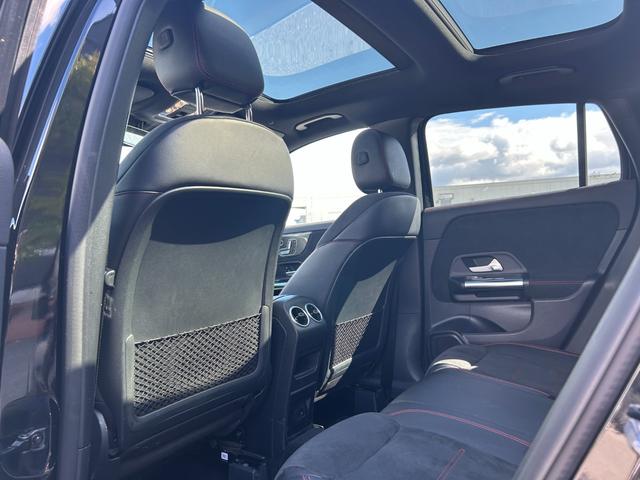 ＧＬＡクラス ＧＬＡ２００ｄ　４マチック　ＡＭＧライン　ワンオーナー／パノラマスライディングルーフ／ナビゲーションパッケージ／レーダーセーフティパッケージ／純正ナビ／地デジ／Ｂｌｕｅｔｏｏｔｈ／ワイヤレス充電／全方位カメラ／黒半革／パワーシート（48枚目）