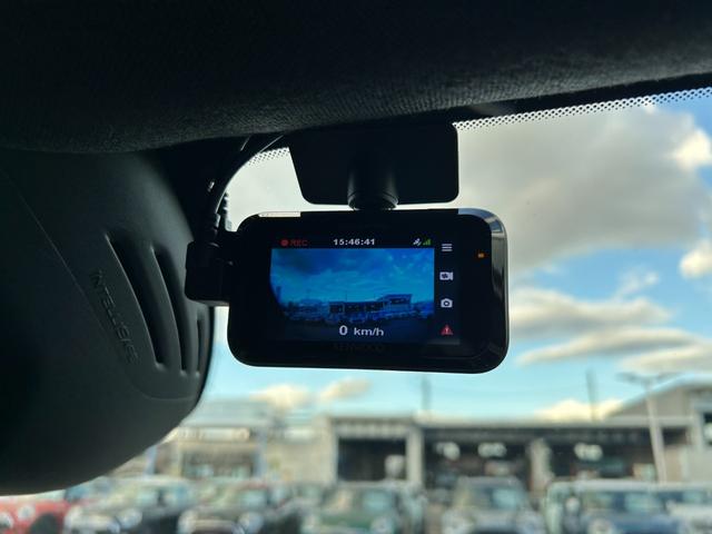 XC40 T4 AWD インスクリプション harman/kardonサラウンド/赤本革シート/シートヒーター/ステアリングヒーター/純正HDDナビ/USB/Bluetooth/フルセグTV/360°カメラ/LEDヘッドライト(5枚目)