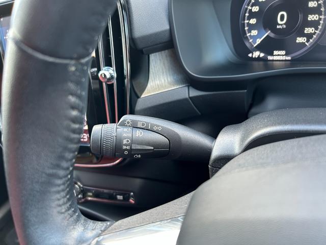 XC40 T4 AWD インスクリプション harman/kardonサラウンド/赤本革シート/シートヒーター/ステアリングヒーター/純正HDDナビ/USB/Bluetooth/フルセグTV/360°カメラ/LEDヘッドライト(16枚目)