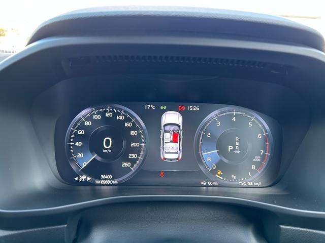 XC40 T4 AWD インスクリプション harman/kardonサラウンド/赤本革シート/シートヒーター/ステアリングヒーター/純正HDDナビ/USB/Bluetooth/フルセグTV/360°カメラ/LEDヘッドライト(17枚目)