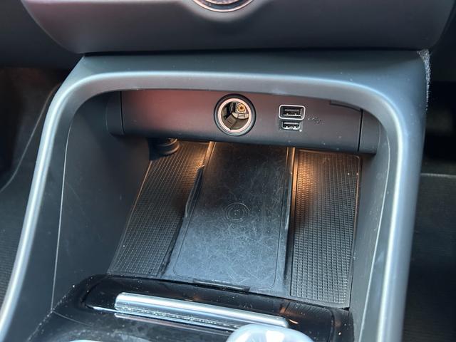 XC40 T4 AWD インスクリプション harman/kardonサラウンド/赤本革シート/シートヒーター/ステアリングヒーター/純正HDDナビ/USB/Bluetooth/フルセグTV/360°カメラ/LEDヘッドライト(27枚目)