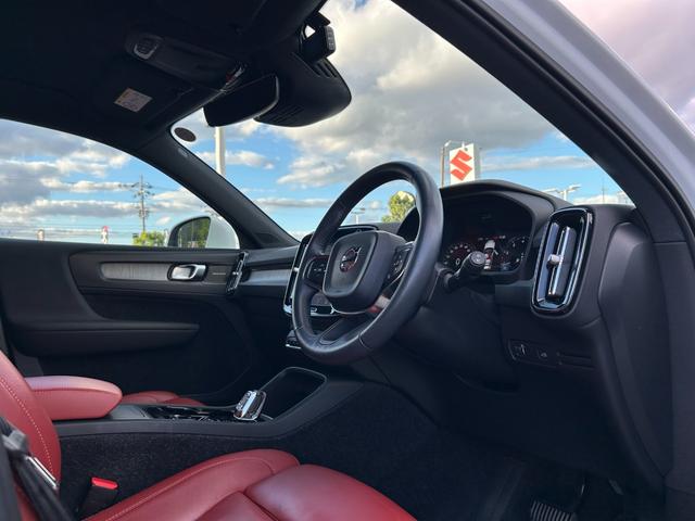 XC40 T4 AWD インスクリプション harman/kardonサラウンド/赤本革シート/シートヒーター/ステアリングヒーター/純正HDDナビ/USB/Bluetooth/フルセグTV/360°カメラ/LEDヘッドライト(38枚目)