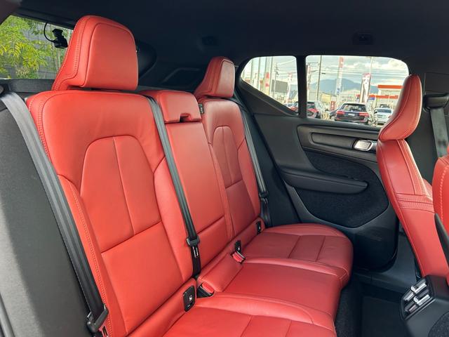 XC40 T4 AWD インスクリプション harman/kardonサラウンド/赤本革シート/シートヒーター/ステアリングヒーター/純正HDDナビ/USB/Bluetooth/フルセグTV/360°カメラ/LEDヘッドライト(42枚目)