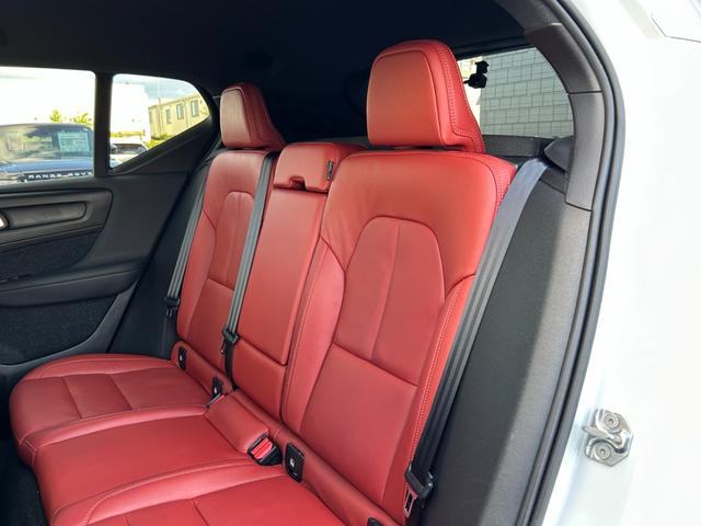 XC40 T4 AWD インスクリプション harman/kardonサラウンド/赤本革シート/シートヒーター/ステアリングヒーター/純正HDDナビ/USB/Bluetooth/フルセグTV/360°カメラ/LEDヘッドライト(45枚目)