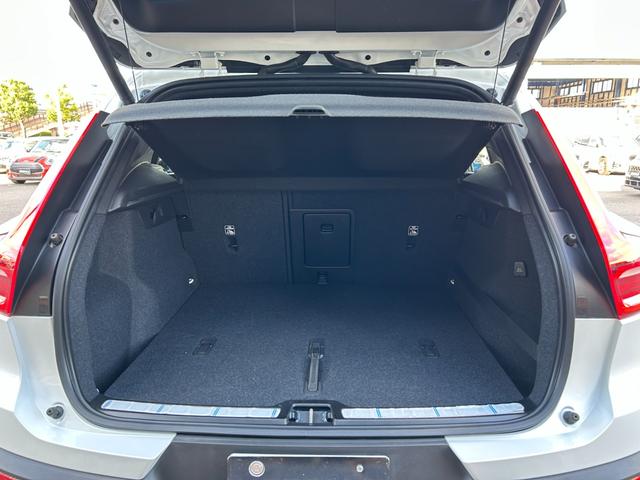 XC40 T4 AWD インスクリプション harman/kardonサラウンド/赤本革シート/シートヒーター/ステアリングヒーター/純正HDDナビ/USB/Bluetooth/フルセグTV/360°カメラ/LEDヘッドライト(46枚目)