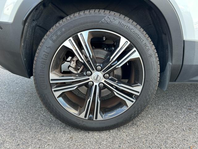 XC40 T4 AWD インスクリプション harman/kardonサラウンド/赤本革シート/シートヒーター/ステアリングヒーター/純正HDDナビ/USB/Bluetooth/フルセグTV/360°カメラ/LEDヘッドライト(63枚目)