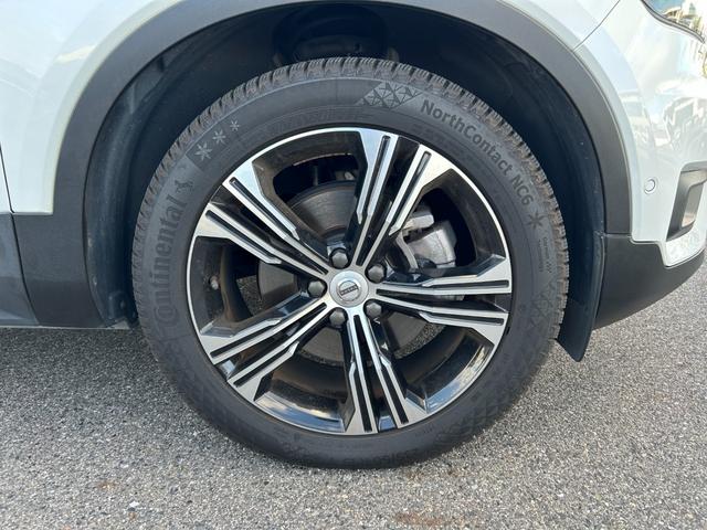 XC40 T4 AWD インスクリプション harman/kardonサラウンド/赤本革シート/シートヒーター/ステアリングヒーター/純正HDDナビ/USB/Bluetooth/フルセグTV/360°カメラ/LEDヘッドライト(64枚目)