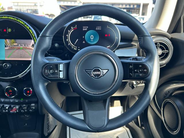ＭＩＮＩ クーパー　クラシック・トリム　ワンオーナー／クラシックトリム／衝突軽減ブレーキ車線逸脱警告／ディスプレイオーディオ／ＭＩＮＩ　Ａｐｐ対応　ＣａｒＰｌａｙ　Ｂｌｕｅｔｏｏｔｈ／バックカメラ／ＭＩＮＩドライビングＭＯＤＥ／ＥＴＣ（9枚目）