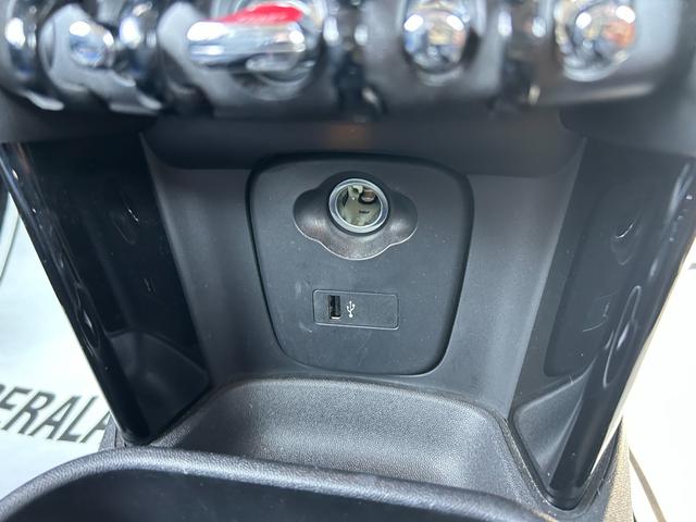 ＭＩＮＩ クーパー　クラシック・トリム　ワンオーナー／クラシックトリム／衝突軽減ブレーキ車線逸脱警告／ディスプレイオーディオ／ＭＩＮＩ　Ａｐｐ対応　ＣａｒＰｌａｙ　Ｂｌｕｅｔｏｏｔｈ／バックカメラ／ＭＩＮＩドライビングＭＯＤＥ／ＥＴＣ（23枚目）