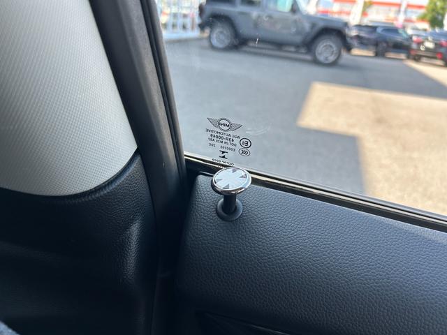 ＭＩＮＩ クーパー　クラシック・トリム　ワンオーナー／クラシックトリム／衝突軽減ブレーキ車線逸脱警告／ディスプレイオーディオ／ＭＩＮＩ　Ａｐｐ対応　ＣａｒＰｌａｙ　Ｂｌｕｅｔｏｏｔｈ／バックカメラ／ＭＩＮＩドライビングＭＯＤＥ／ＥＴＣ（33枚目）