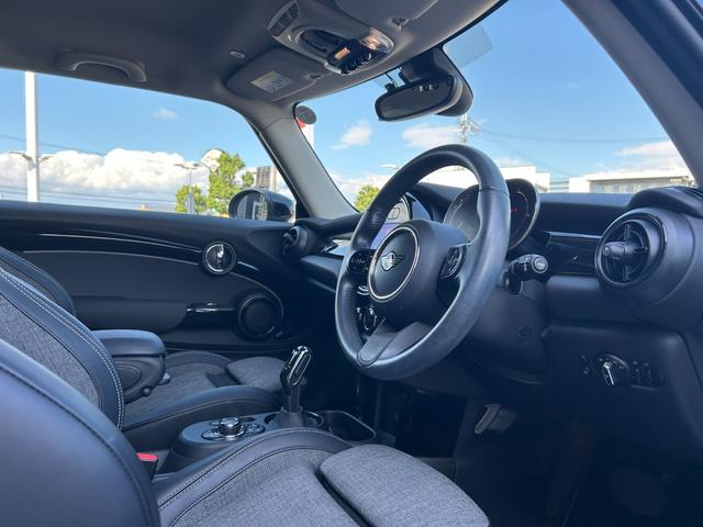 ＭＩＮＩ クーパー　クラシック・トリム　ワンオーナー／クラシックトリム／衝突軽減ブレーキ車線逸脱警告／ディスプレイオーディオ／ＭＩＮＩ　Ａｐｐ対応　ＣａｒＰｌａｙ　Ｂｌｕｅｔｏｏｔｈ／バックカメラ／ＭＩＮＩドライビングＭＯＤＥ／ＥＴＣ（36枚目）