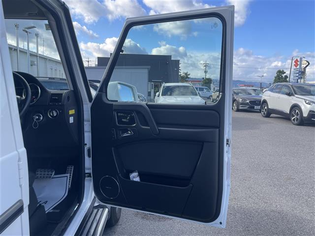 Gクラス G350d G63仕様 G63アルミ G63グリル ラグジュアリーPKG サンルーフ 黒本革シート harman/kardonサラウンド 全席シートヒーター ディストロニック+ BSM メモリー付パワーシート(30枚目)